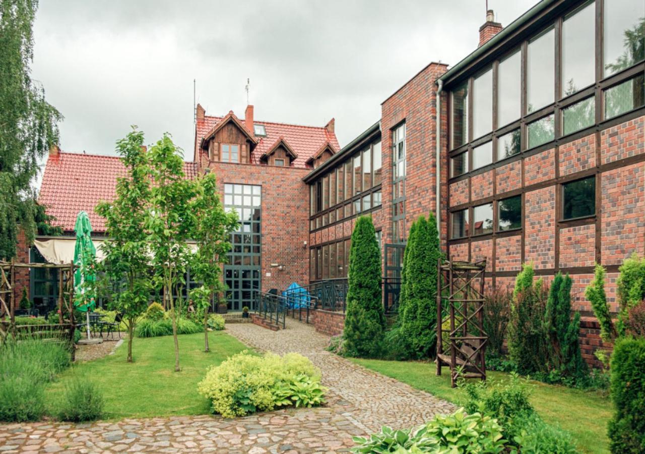 Hotel Wartoslaw Wronke Exterior foto