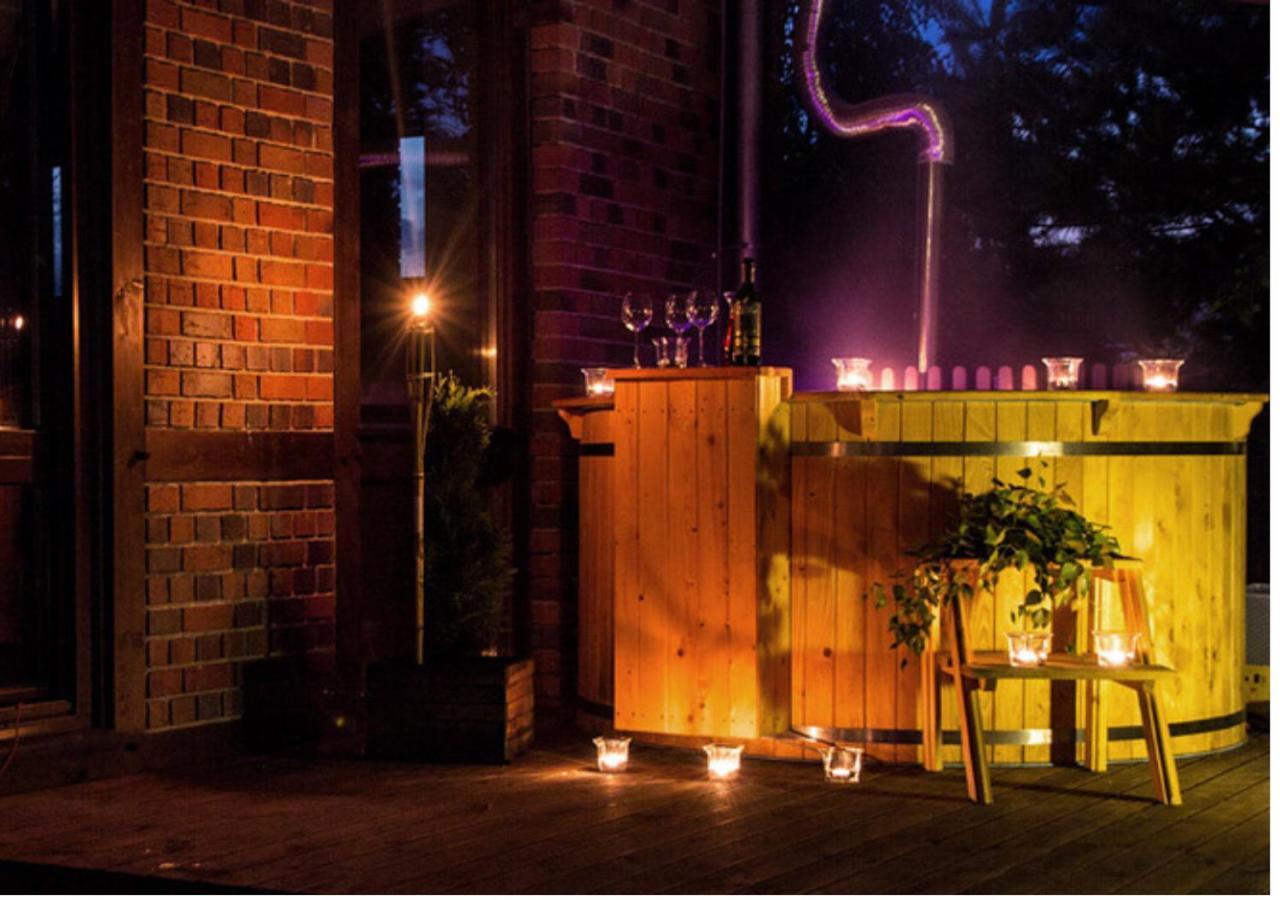 Hotel Wartoslaw Wronke Exterior foto